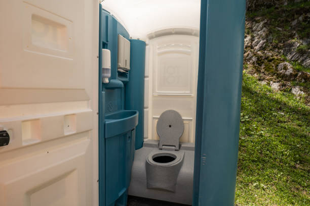 Best Portable restroom trailer rental  in Spring Valley, MN
